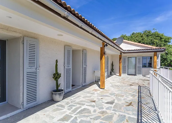 Вилла Golfe Favone Corsica 10p Pool Sea View Сари-Соленцара