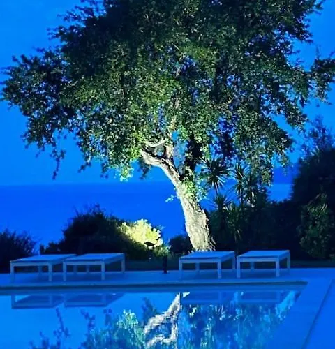 Вилла Golfe Favone Corsica 10p Pool Sea View Сари-Соленцара